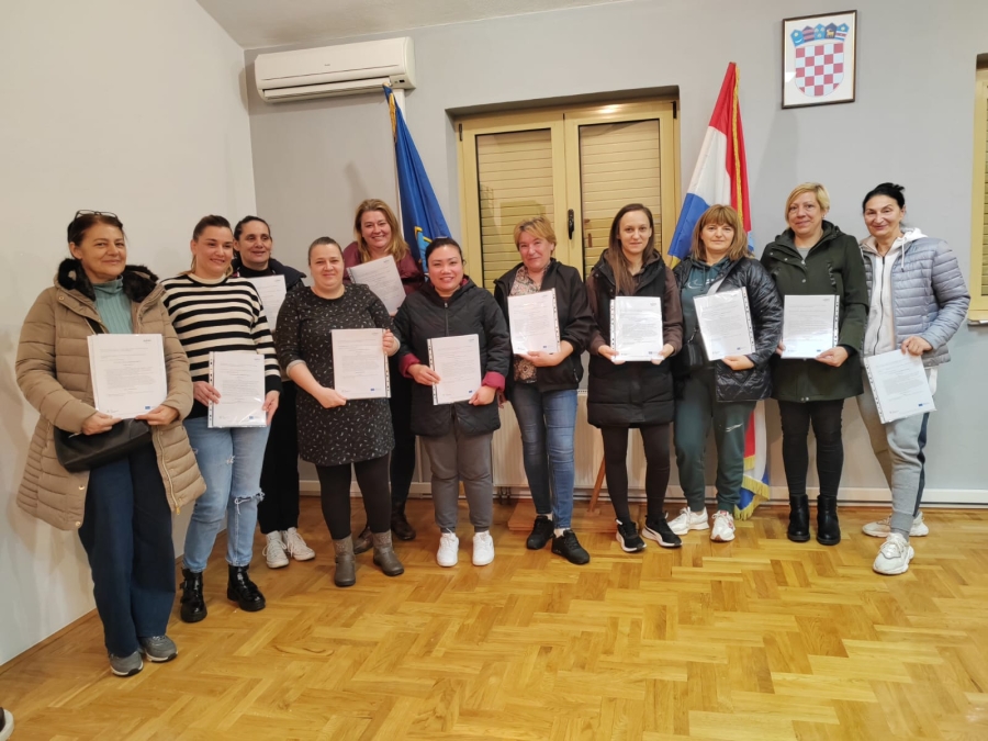 Općina Stankovci je potpisala ugovore s djelatnicama projekta &ldquo;Zaželi za Općinu Stankovci II&rdquo;.